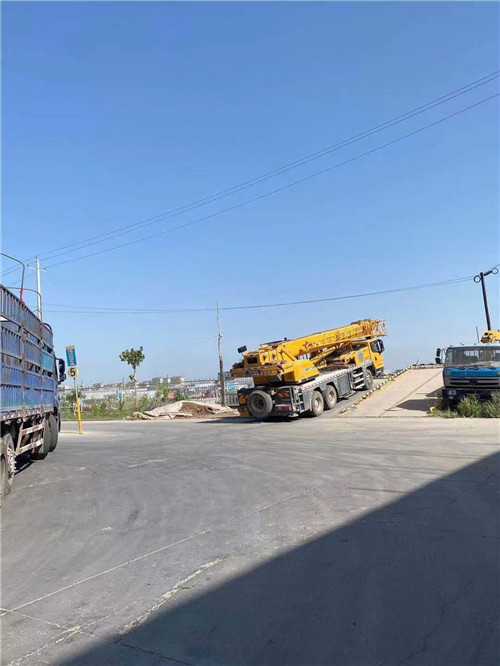 旺苍县25吨吊车的租赁价格大概是多少？